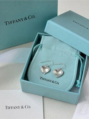 Authenticated Tiffany & Co. Elsa Peretti Carved Heart Dangle Earrings Silver
